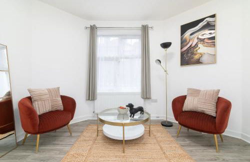 Modern Flat with Parking, 5 Mins to Tube - Photo 5