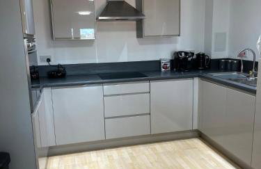4 Beds 2 Bath Lift Refurbished MONTHLY DISCOUNTS - Foto 2