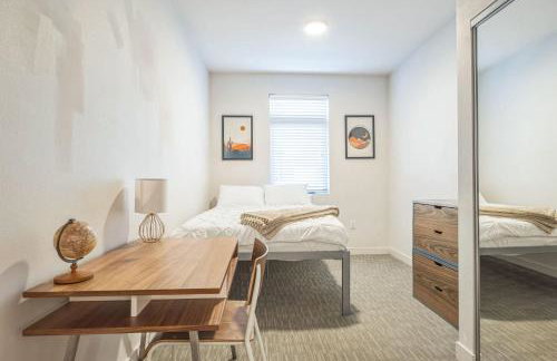 Chic and Modern Getaway with Gym 5 Min to Downtown - Foto 4