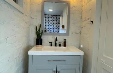 Santa Fe Inspired Bungalow- 5 minutes to downtown - Foto 8