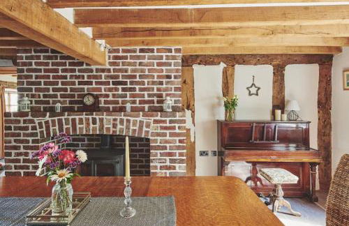 Luxury Spacious Country Home w/ Mountain Views - Photo 40