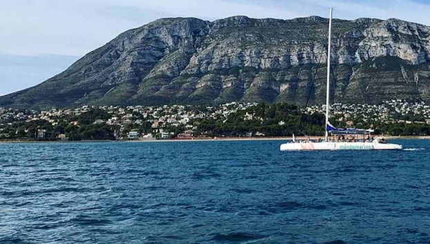 Balade en catamaran sur la côte de Dénia
