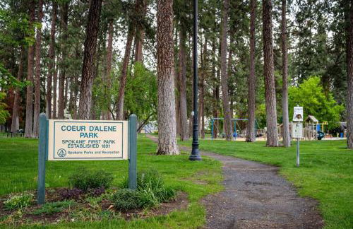 Entire Main level of Beautiful Historic Home - Foto 48