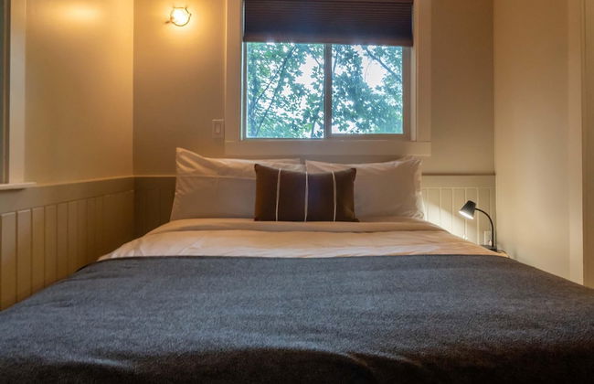 Barefoot Villas Cabin 2 Moose w/ Hot Tub - Photo 7