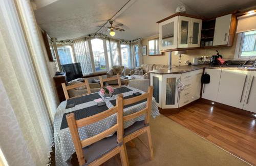 7 Rannoch Row, lovely holiday static caravan for dogs & their owners. - Photo 8