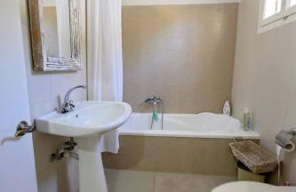 Maria's Private Residence - Photo 12