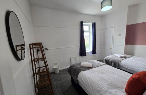 Comfortable 2BR Flat Great Location - Foto 13