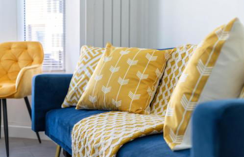 Open Mind Property - 6 Luxury Bedrooms with Free Parking - Photo 14