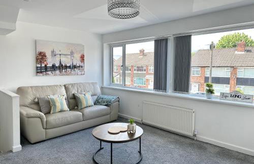 Cozy Family House 10 min from Manchester Airport - Photo 59