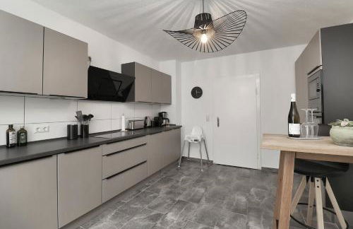 Design am Rhein I Traumlage Rheinufer I 3BR I Küche I öffentl Parkplätze I helloYOU apartments x BRIGHT Collection - Foto 57