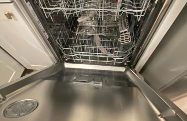 Freshly Renovated Family Home with Game Room, AC, King Bed, Luxury Bathroom - Foto 36