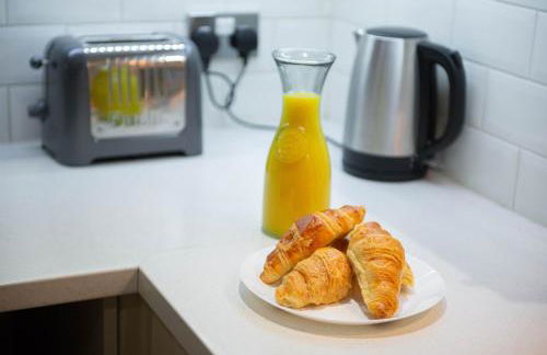 Spacious Townhouse on Quiet Street-Wi-Fi, Desk - Foto 20