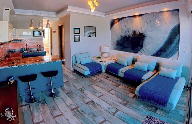 Deluxe Beach Apartment- Sleeps 2 & Private Terrace - Foto 1