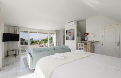 Marbella, Costabella - Beachfront Villa with Heated Pool - Photo 69
