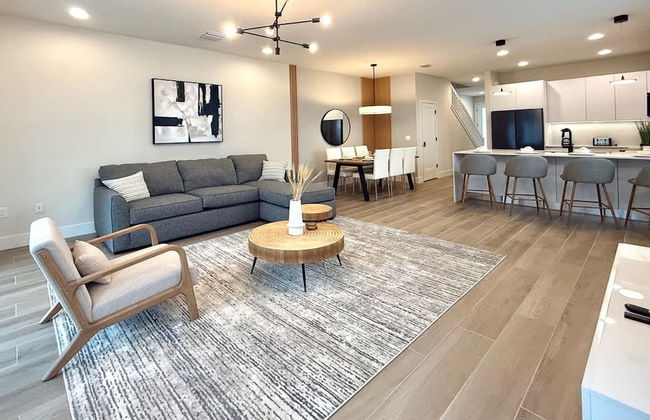 Upstay - Modern Home w Pool in New Development - Foto 1