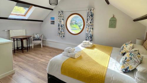 Quai du Val is a Charming Pet and Family Friendly Riverside Gite in Lehon close to Dinan Sleeps 7 - Foto 5