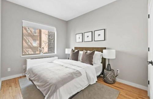 Top Notch 2BR & 2BA Suite Minutes to Central Park - Photo 24