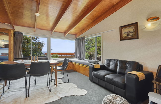 Lakeview Escape with spa - sauna - patio - Photo 40