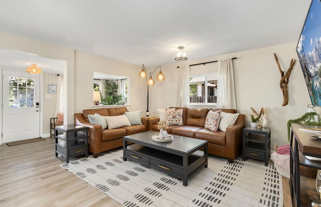 Downtown Windsor Home With Hot Tub & Pool Table - Foto 15