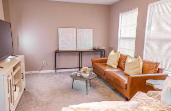 LUX - Downtown Oasis - Pool Table! Free Parking! - Foto 23