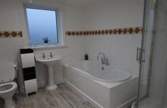 Loch Lomond Riverside Apartment - Photo 7