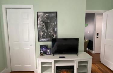 It’s Showtime-Book Lally’s House! Steps to Common! - Foto 31