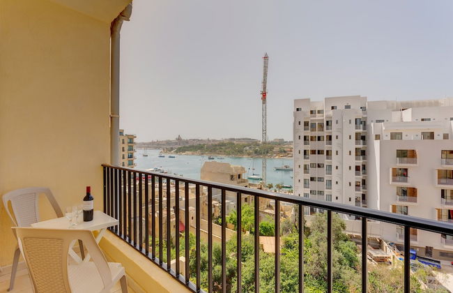 Valletta and Harbour Views Apartment in Central Sliema - Foto 12