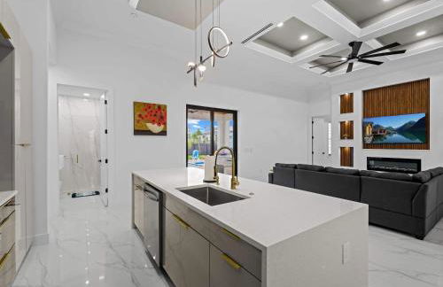 Brand-New - Contemporary Gem-Pool Game Room BBQ - Foto 11