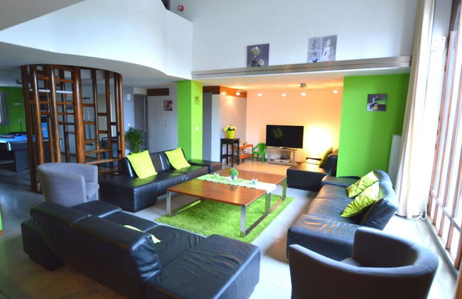 Rustic Farmhouse With Pool - Photo 16