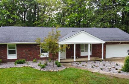 Large home with hot tub in serene wooded setting - Foto 27