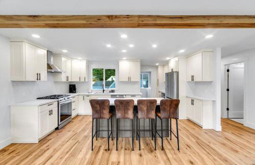 Sunny 3BR Retreat Near Everett Waterfront - Photo 20