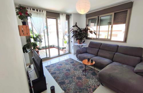 Manuela Nogales Apartments! - Photo 12