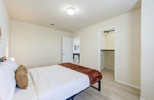 Elegant Retreat at Katy Houston, 2330 sf, 4 Bedroom 2 and Half Baths, Game Room, King Bed, BBQ, Located near Katy Asian Town, Typhoon Waterpark - Foto 36