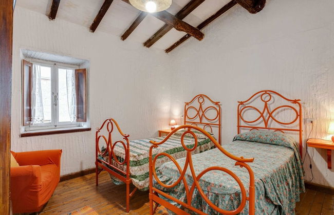 Idyllic Retreat in Tuscany - Photo 9