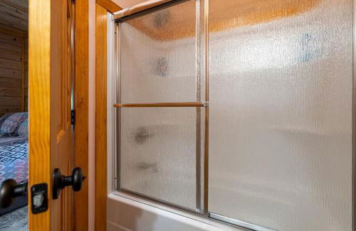 Luxury 4BR Log Cabin Near SIU & Wine Trail - Foto 25