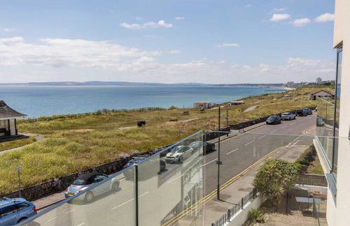 Beachcliff - On the Seafront with Two Balconies - Photo 16