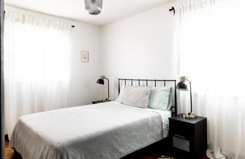 Mid-Century Modern Home Near Downtown with Free Parking - Foto 26