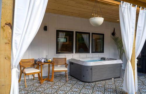 Petit Paradis Studio with hot tub - Photo 42
