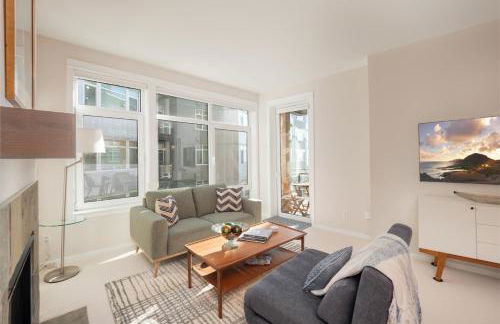Waterfront Spacious 1BR, Den Walk to Pike Place - Photo 24