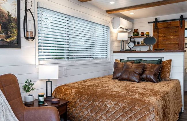 Deer Creek Tiny Container Home-12 Min to Magnolia - Foto 2