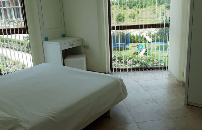 Calithea Complex - Photo 5