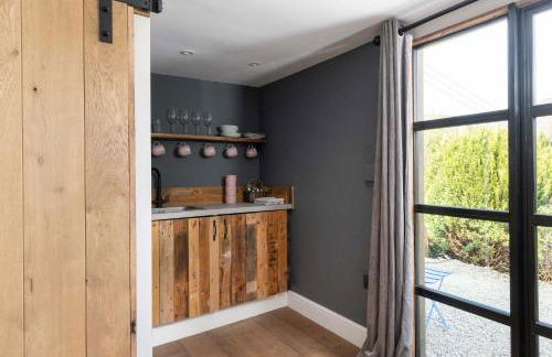 Luxury Cornish Cottage & Modern Cabin with Garden, Central St Agnes - Foto 14