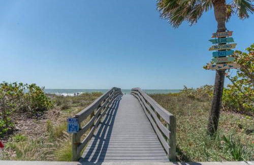 Amazing water front view home newly renovated 3BD 2BTH - Foto 33