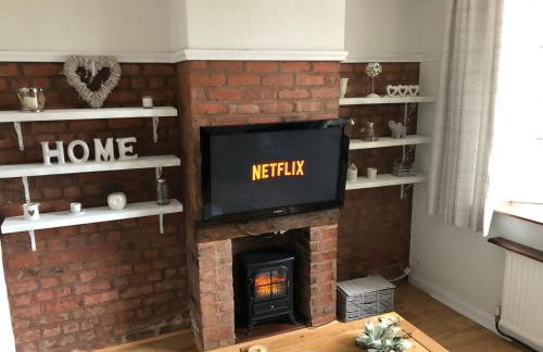 Cosy Rustic 3 bed cottage, great train links - Foto 6