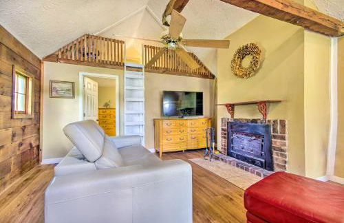 Charming Farm Cottage with Fire Pit and Grill! - Foto 5