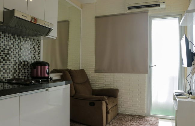 Cozy Stay and Simply 2BR at Green Pramuka City Apartment - Foto 18