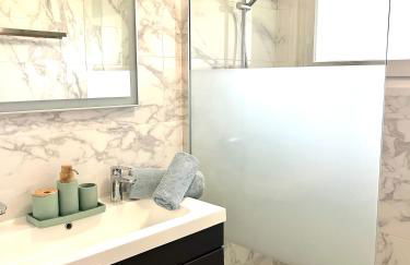 Appartement style chalet avec grande terrasse et parking prive - Foto 18