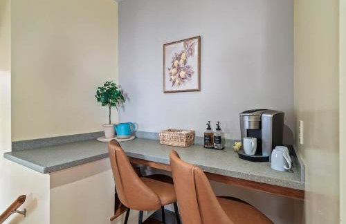 Historic District w Fully Stocked Kitchen and Sleeps 6 - Foto 14