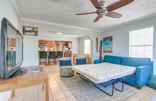 Less Than 1 Mi to Beach! Family-Friendly Galveston Home - Foto 5