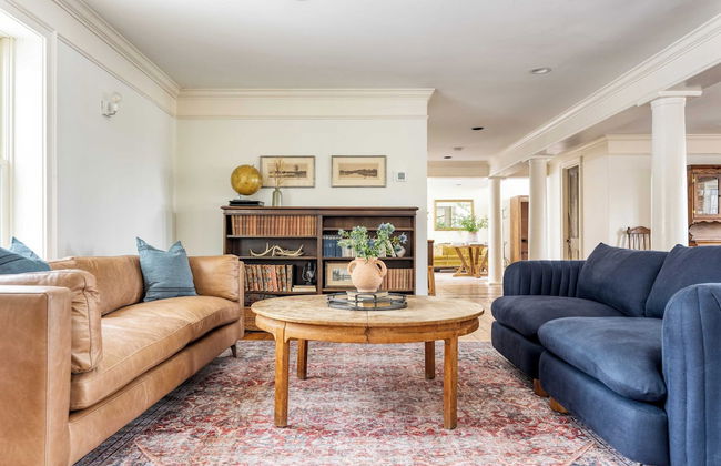 River House by Avantstay Historic & Secluded Estate on the Hudson River w/ Pool Sleeps 24! - Foto 15